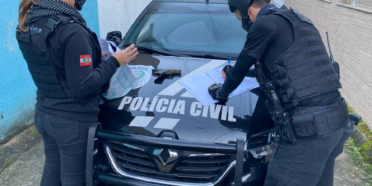 Polícia estoura “bunker” e apreende drogas e armas