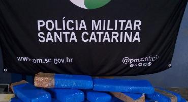 Polícia Militar prende três por tráfico de drogas