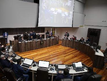 QUEBRADO? Poderia faltar dinheiro para o salário dos servidores