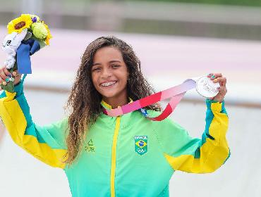 Rayssa Leal, a Fadinha, fatura prata no skate street em Tóquio 2020