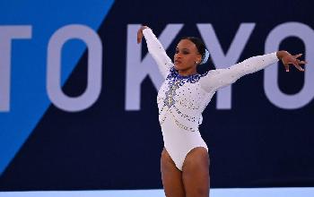 Rebeca Andrade conquista ouro para o Brasil na ginástica artística