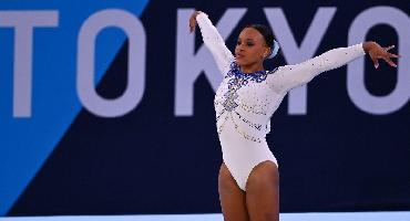 Rebeca Andrade conquista ouro para o Brasil na ginástica artística