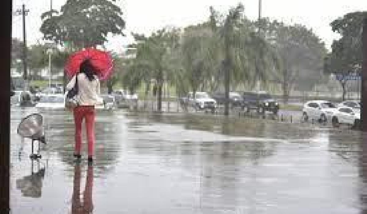 Sábado com chuva intensa