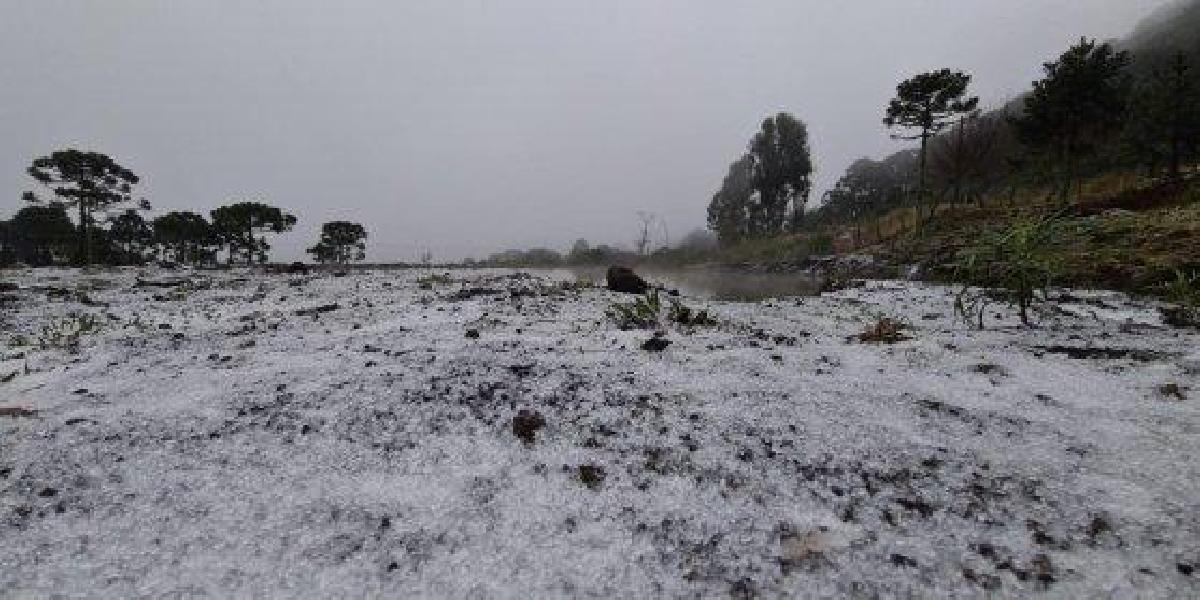 Santa Catarina registra neve e chuva congelada na Serra