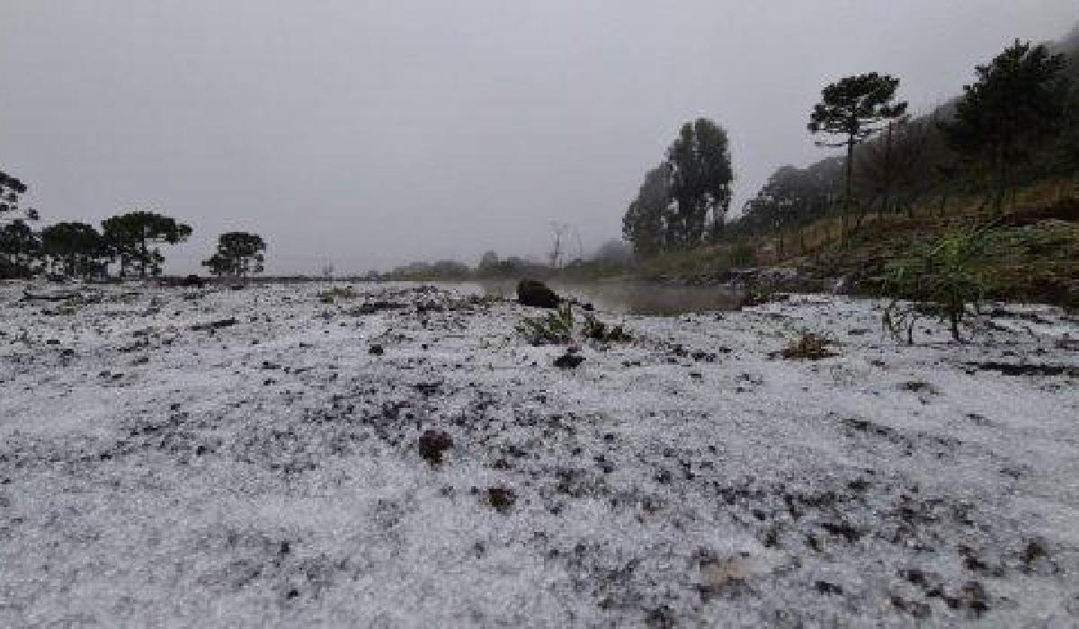 Santa Catarina registra neve e chuva congelada na Serra