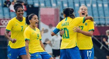 Seleção feminina goleia China na estreia do Brasil na Olímpiada