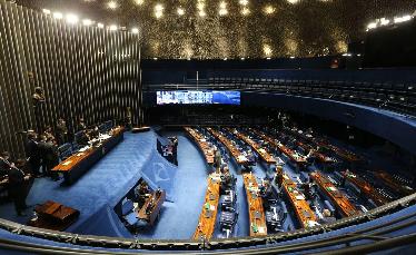 Senado aprova suspensão...