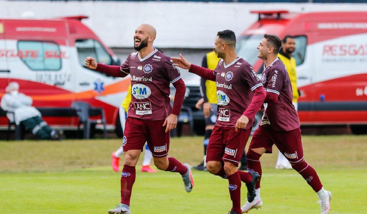 Série D: Caxias passa pelo Aimoré em duelo gaúcho