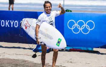 Silvana, Medina e Ítalo avançam às quartas de final do surfe em Tóquio