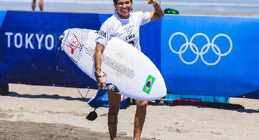 Silvana, Medina e Ítalo avançam às quartas de final do surfe em Tóquio