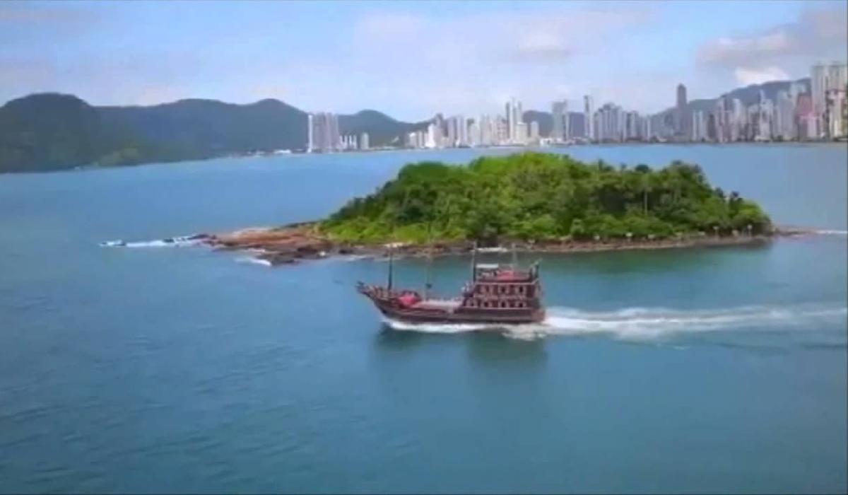 Sobre a ‘Ilha das Cabras’, quinteto de cordas grava vídeo inédito em Balneário Camboriú