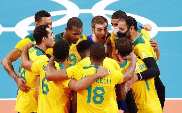 Vôlei: Brasil vence...