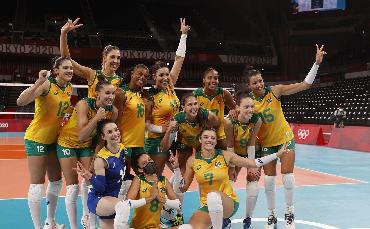 Vôlei: Brasil vence...